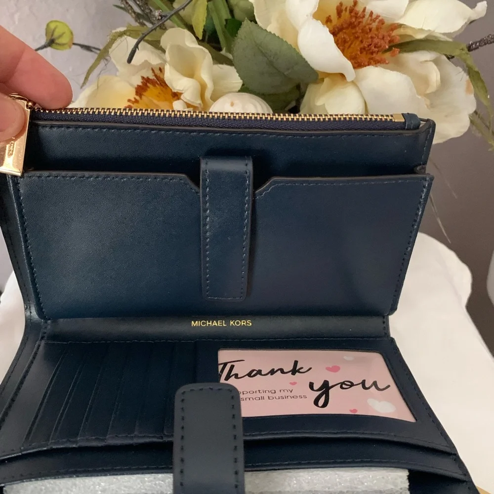NWOT Michael Kors Jet Set Double Zip wallet Navy Multi Adele - Picture 4 of 8